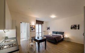 P&P Station Apartment